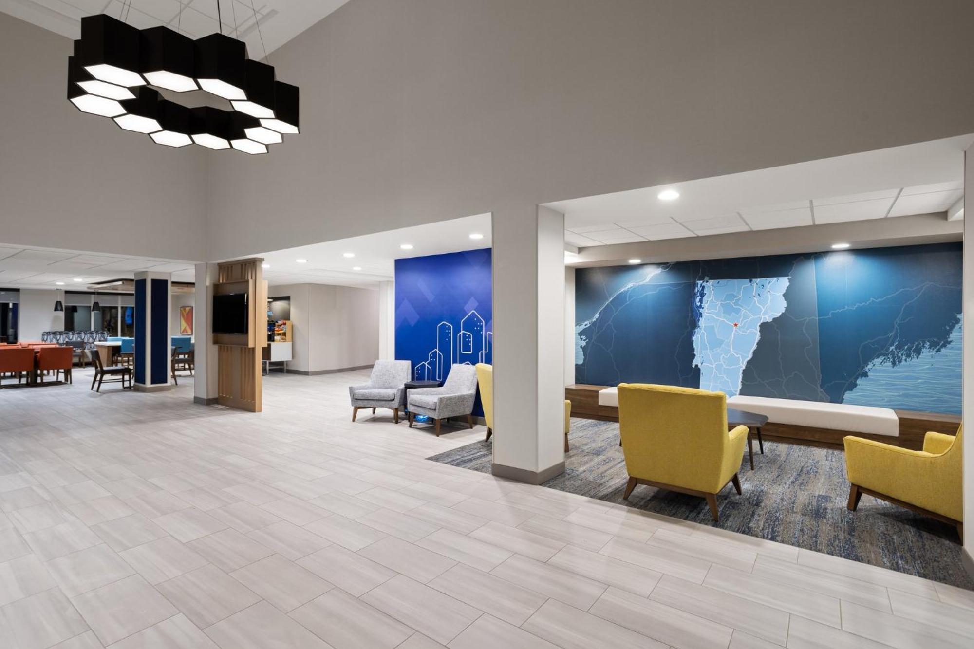 Holiday Inn Express Hotel & Suites Brattleboro By Ihg Exterior foto