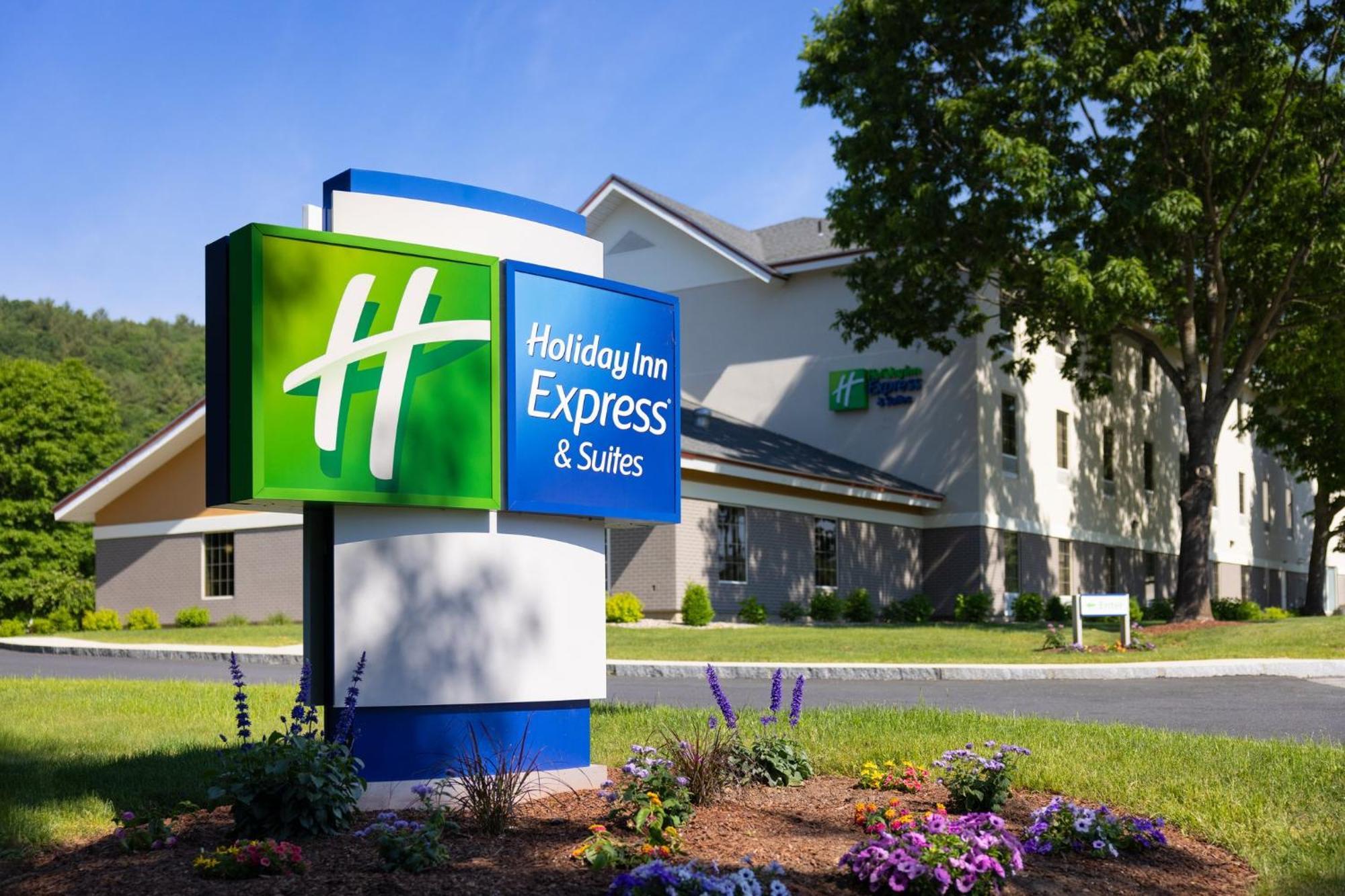 Holiday Inn Express Hotel & Suites Brattleboro By Ihg Exterior foto